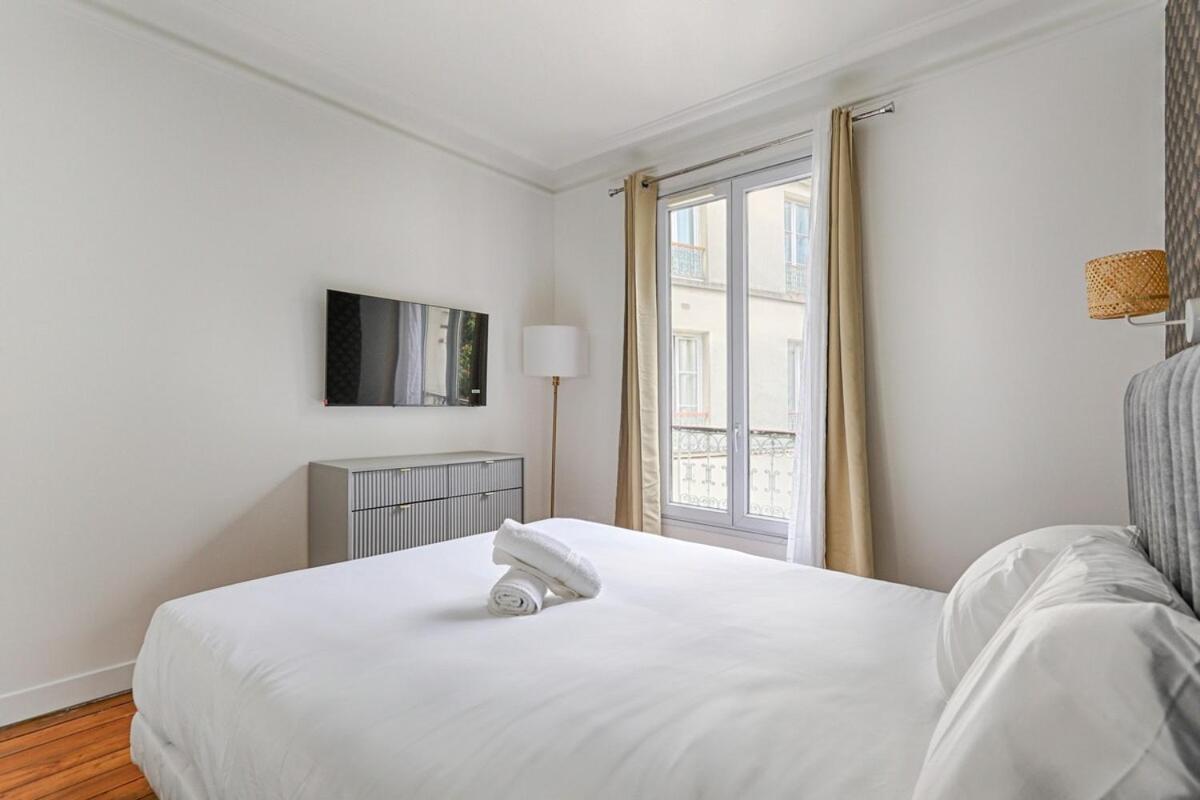 Apartment Montmartre Seveste Ii Beautiful 2br Paris